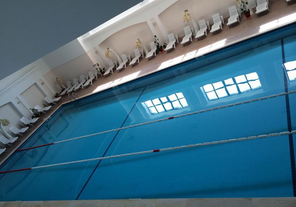 Riverside Hotel Atyraū 외부 사진