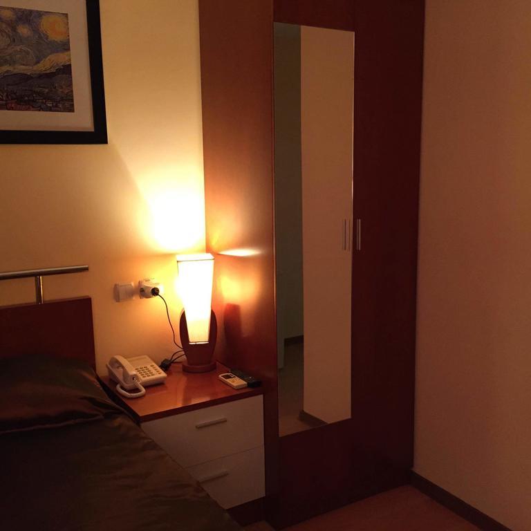 Riverside Hotel Atyraū 외부 사진