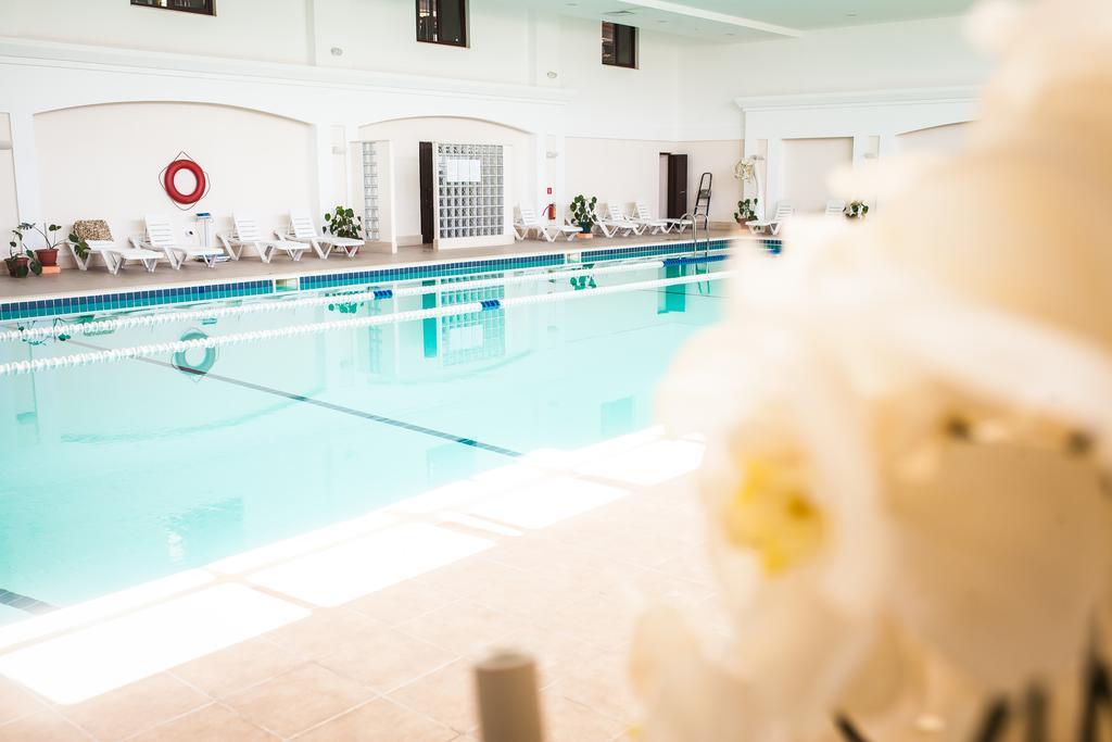 Riverside Hotel Atyraū 외부 사진