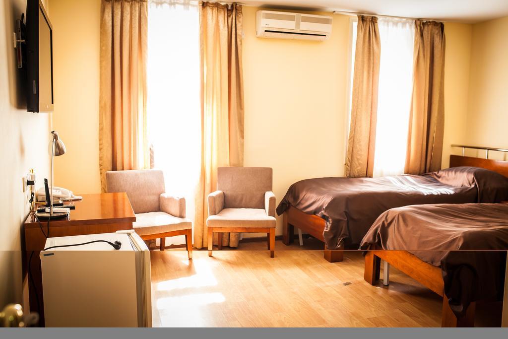 Riverside Hotel Atyraū 외부 사진